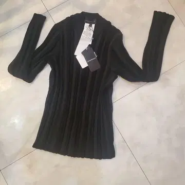 EMPORIO ARMANI 블랙 리브 니트 XS