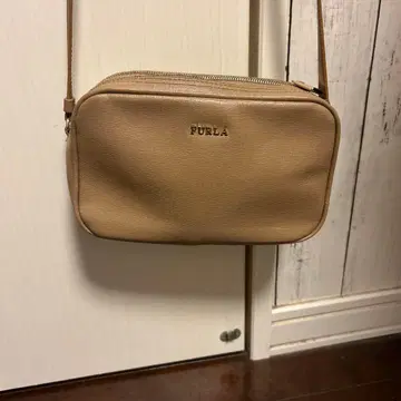 FURLA 베이지 숄더백