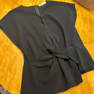 ZARA 블랙 랩 스타일 상의 M