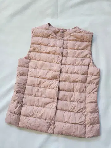 유니클로 울트라 라이트 다운 컴팩트 베스트 핑크