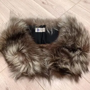 브라운 퍼 스톨 지퍼 포켓 부착