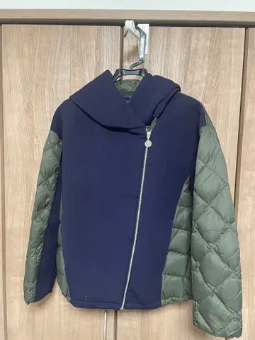 MARECHAL TERRE 다운 파카 색상: 네이비 x 카키