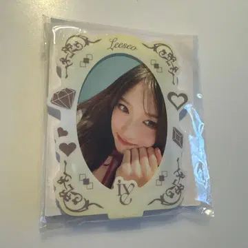 IVE 트레이딩 카드 스탠드 이서