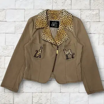 이타리야 쇼트 기장 집업 자켓 옷깃 레오파드 애니멀 자수 장식 스티치