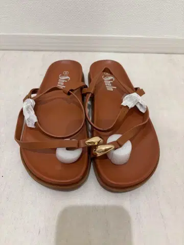 미사용 새상품 와이드핏 플랫 샌들