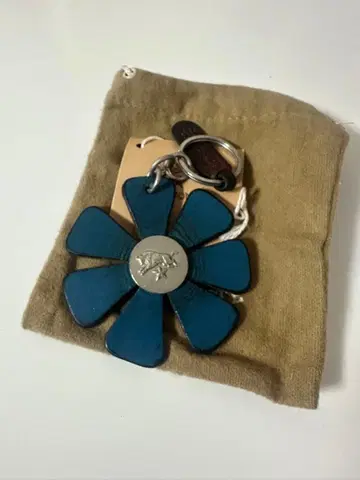 IL BISONTE 플라워 키링 일비종떼