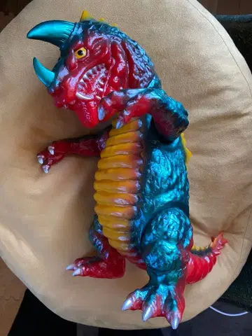 핸섬타로엠 포효하는 괴수 고라스 만다라케