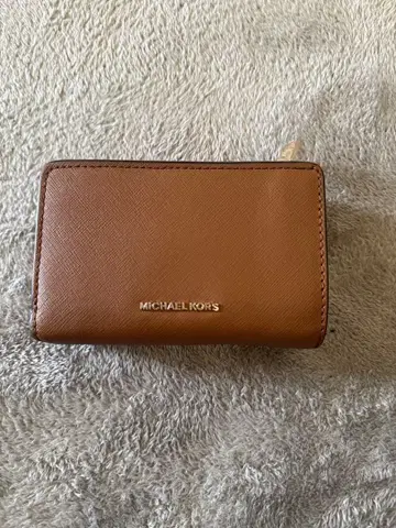 MICHAEL KORS 브라운 접이식 지갑