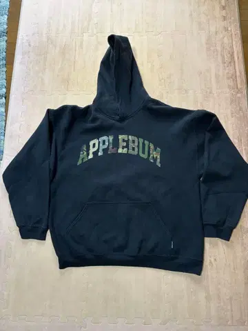 APPLEBUM 후드 부착 후드티 블랙