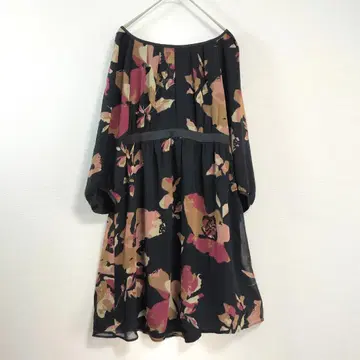 STRAWBERRY FIELDS 꽃무늬 플레어 원피스 M 7부 소매 블랙