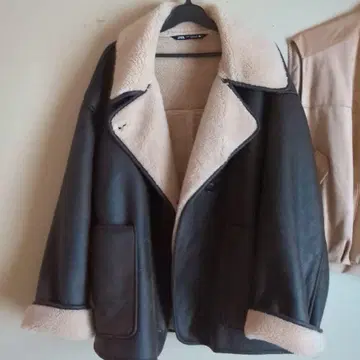 ZARA 무스탕 코트 XL 블랙