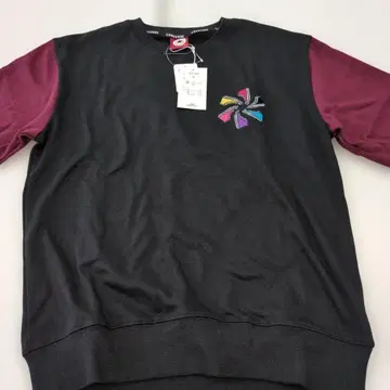 자수 장식 블랙 와인 레드 긴팔 트레이닝복