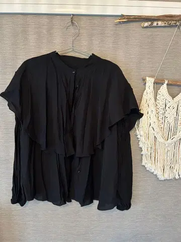 [KBF] 블랙 플레어 디자인 셔츠