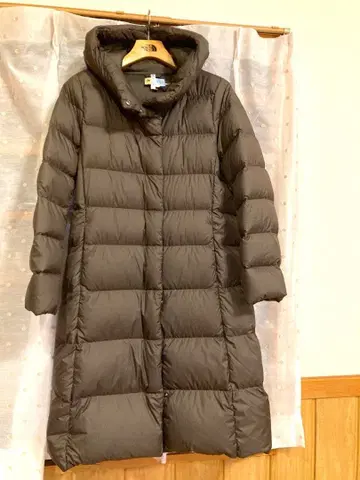 유니클로 여성용 M 울트라 라이트 롱 다운 브라운 클리닝 완료