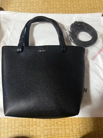 블랙 가죽 토트백