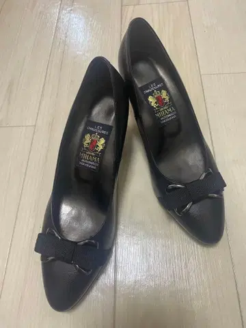 MIHAMA 리본 펌프스 블랙