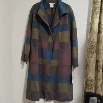 이이네스의 울 체크 무늬 롱 코트