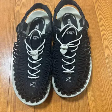 (가격 인하) KEEN 샌들 11 (US) 블랙