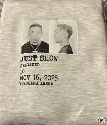 io 요코아리 VALLAD MUGSHOT HOODIE