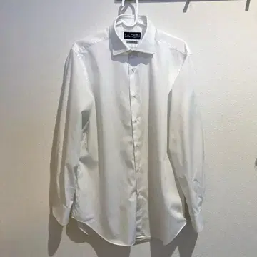 TRAVELER 슬림핏 화이트 셔츠