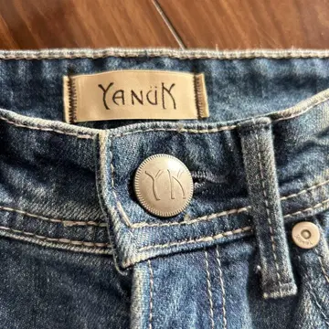 YANUK 클래식 스트레이트 청바지 22