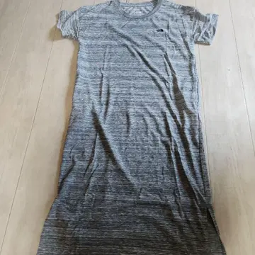 THE NORTH FACE 반팔 롱 원피스 그레이