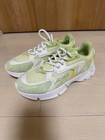 LACOSTE 라이트 그린 스니커즈