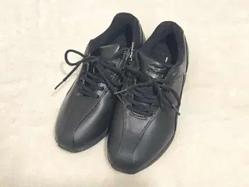 MIZUNO 블랙 스니커즈 23.5cm