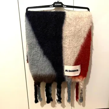 JIL SANDER+ 기하학 패턴 머플러