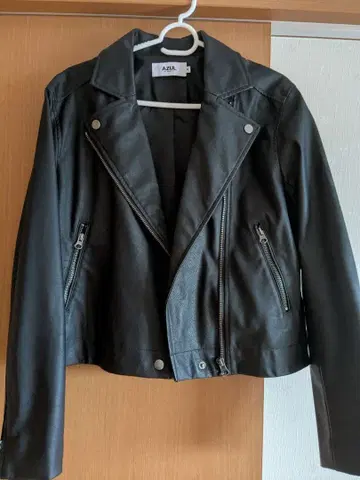 블랙 가죽 라이더 자켓