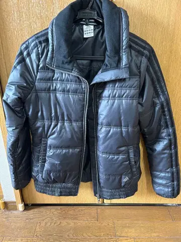 adidas 블랙 다운 자켓