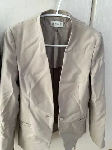 베이지 노카라 자켓 폴리에스테르