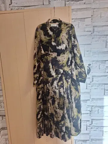 이아파피요네 스미스타일 롱 원피스 긴팔 플리츠