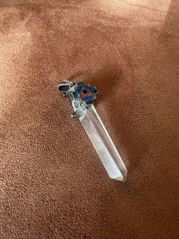 실버 크리스탈 검 모양 펜던트 오키나와 구매