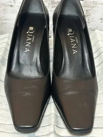 [ 새상품급 ] DIANA 가죽 펌프스 22.5cm 블랙 스퀘어토