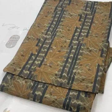 순수 실크 단의 넓은 카라 이시키아테 소나무 무늬