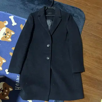 아파트 바이 로리즈 블랙 체스터 코트