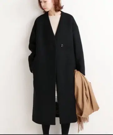 IENA 더블 비버 V넥 코트 블랙