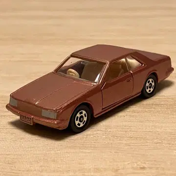 토미카 닛산 스카이라인 2000 터보 GT-ES No.20 1/65