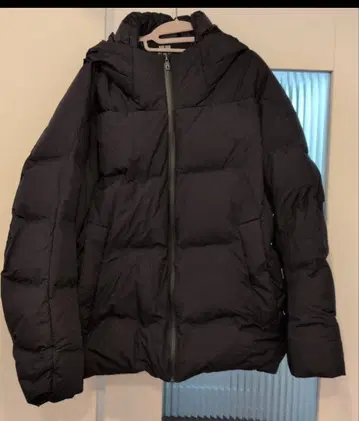 유니클로 후드 부착 다운