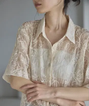 feepur 하프 슬리브 레이스 시어 셔츠 아이보리