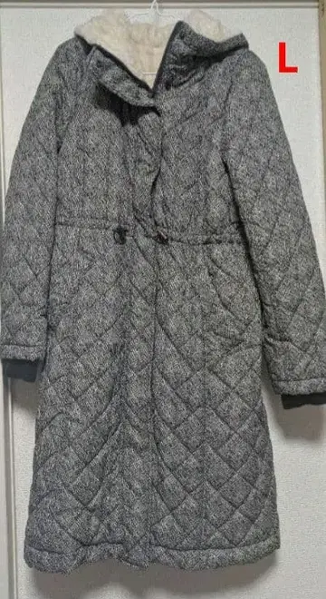 퀼팅 보아 안감 부착 롱 코트 여성용 L 사이즈 새상품급 클리닝 완료