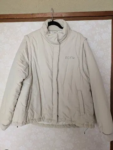 ROXY 베이지 점퍼