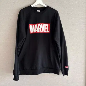 MARVEL 블랙 트레이닝복