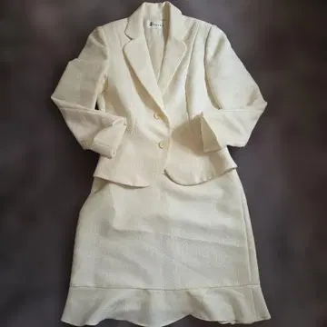 fesmy 아이보리 스커트 수트