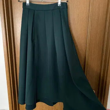 UNITED TOKYO 플레어 스커트 다크 그린 size 1