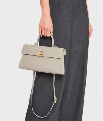 Cafune 카프네 미디엄 스탠스 백