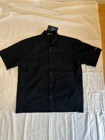 FIDRA 블랙 숏 슬리브 셔츠