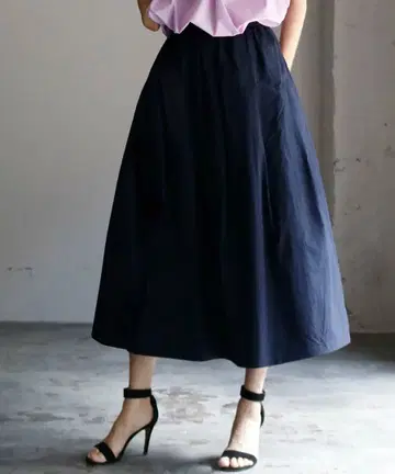 [택 포함 새상품] ELFRANK 타프타 개더 플레어 롱 스커트