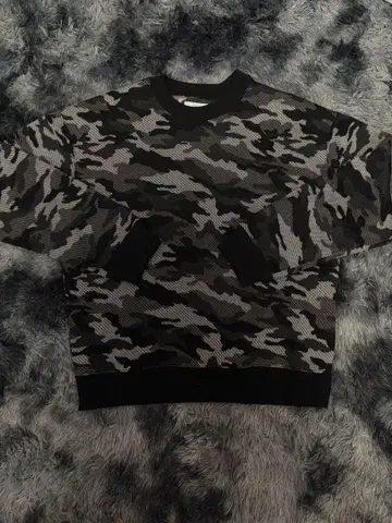 INHERIT 카모플라쥬 패턴 니트 트레이닝복